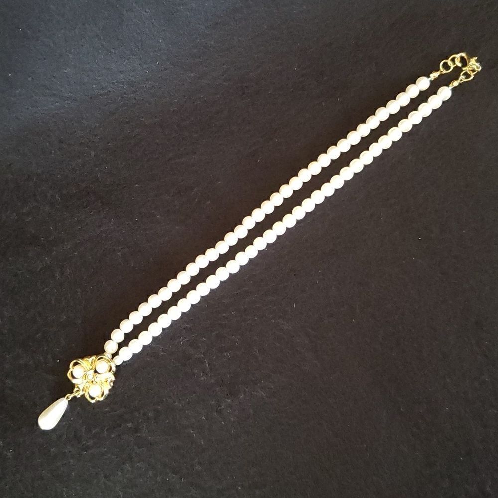 Lovely Vintage Faux Pearl / Goldtone Necklace - 18" - Picture 4 of 5